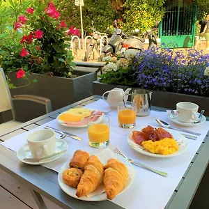 https://boreal.fr-provencehotel.com