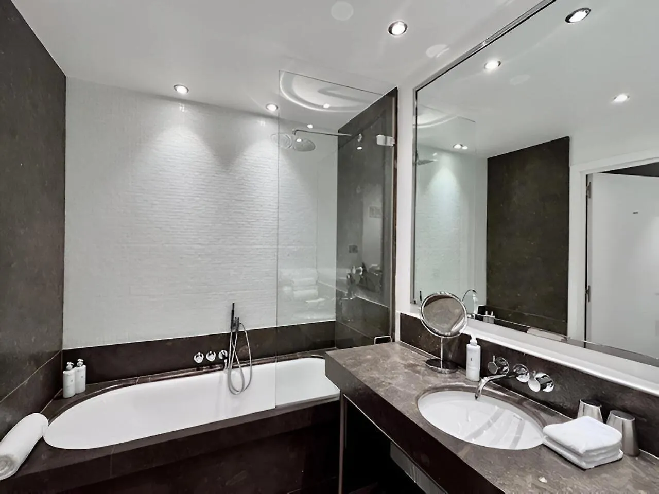 Le A Hotel Paris