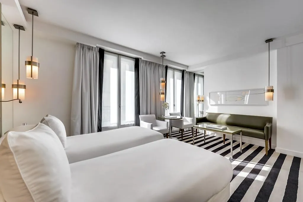 Le A Hotel Paris 4*,