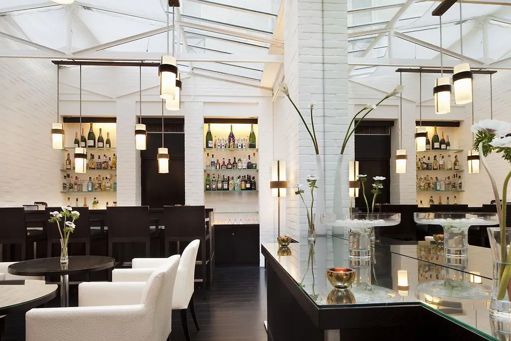 Le A Hotel Paris 4*,