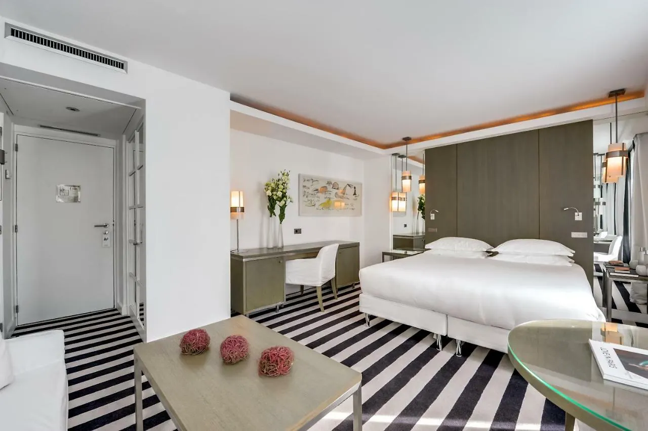 Le A Hotel Paris